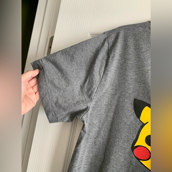 Pokémon pikachu tee size Medium - Picture 4 of 4